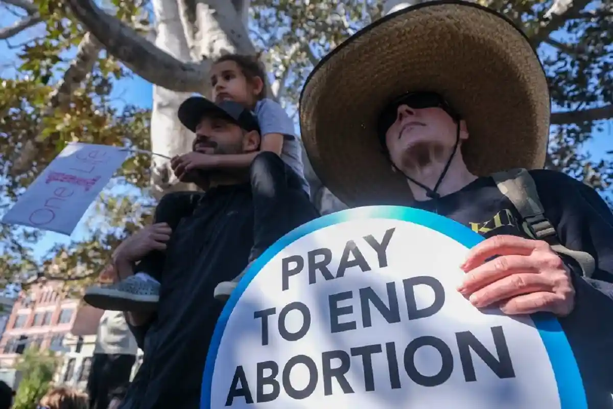 Флорида приняла закон о запрете абортов после 15 недель беременности