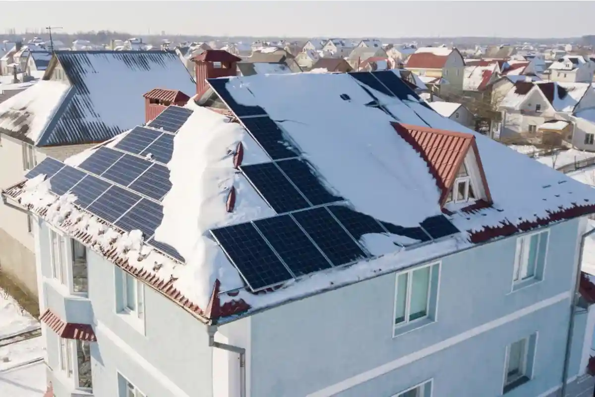 собственное потребление солнечной энергии становится все более целесообразным Фото: Nykonchuk Oleksii / Shutterstock.com