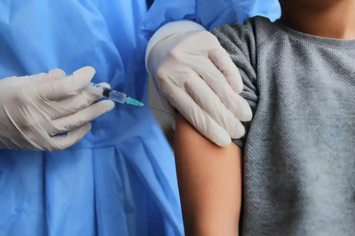 Сотни аптек в Германии начнут вакцинацию от COVID-19