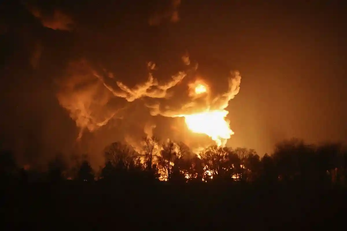 Пожар на нефтебазе в Василькове. Фото: Алиса Якубович.