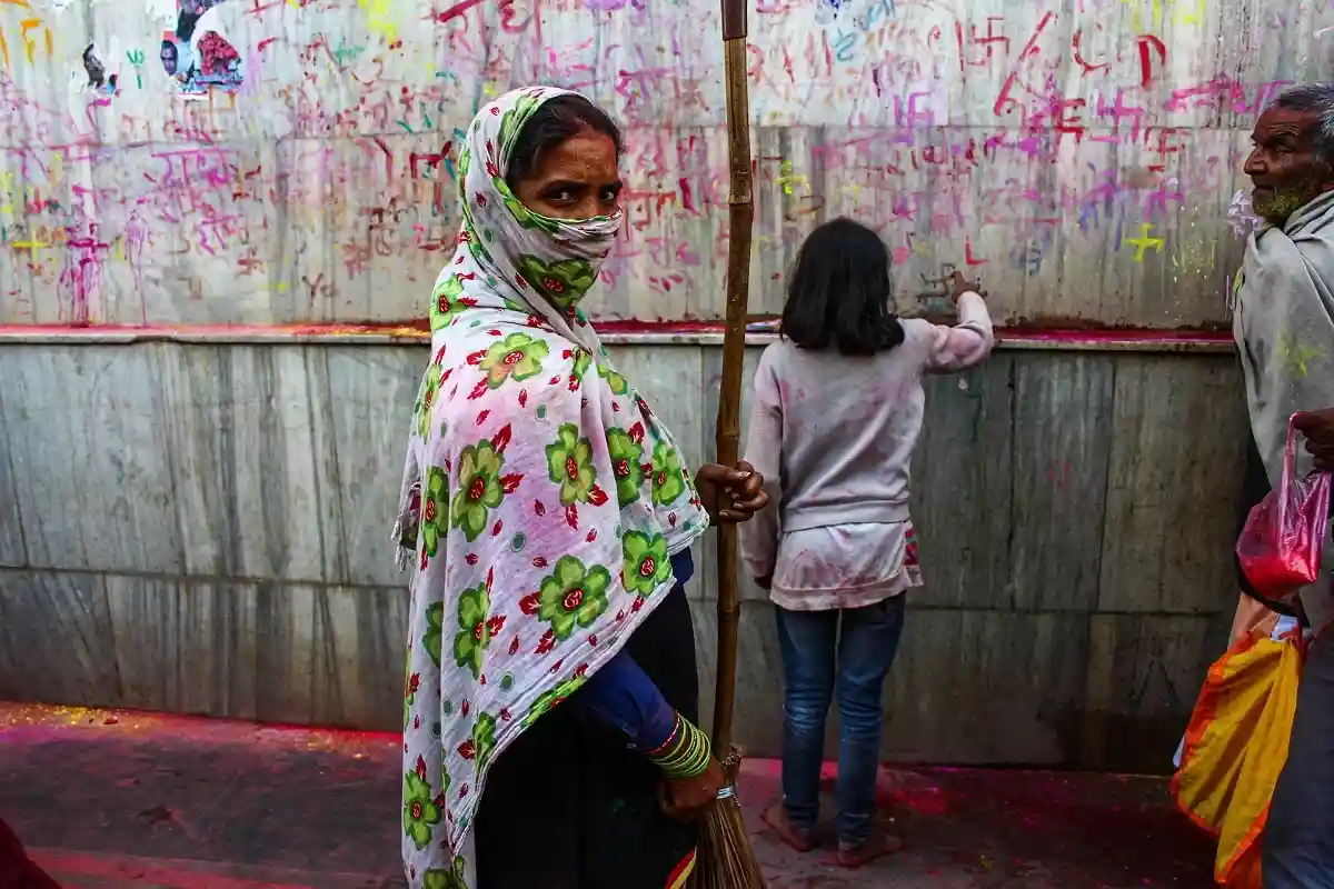 Школы Индии вновь открылись после споров о ношении хиджаба