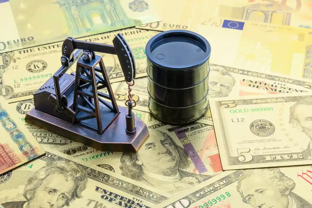 Цены на нефть значительно падают. Фото: William Potter / Shutterstock.com