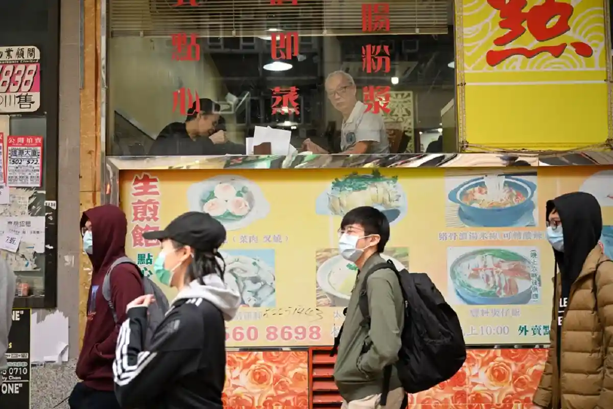 Жители Гонконга опустошают супермаркеты в преддверии карантина