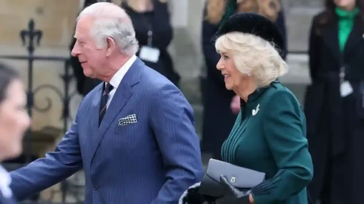 Принц Чарльз с Камиллой также приехали, чтобы занять место рядом с королевой. Фото: GETTY IMAGES
