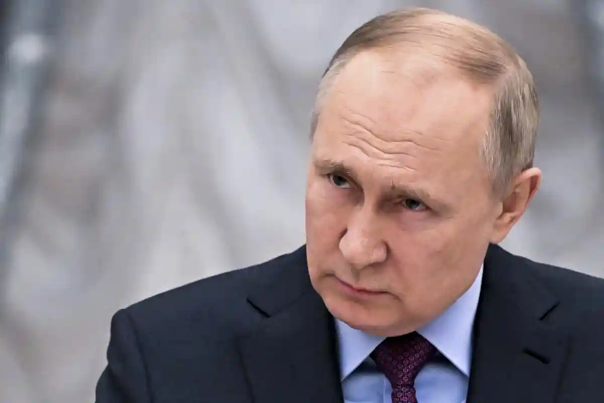 Байден назвал Путина военным преступником. Фото: ApostolisBril / Shutterstock.com