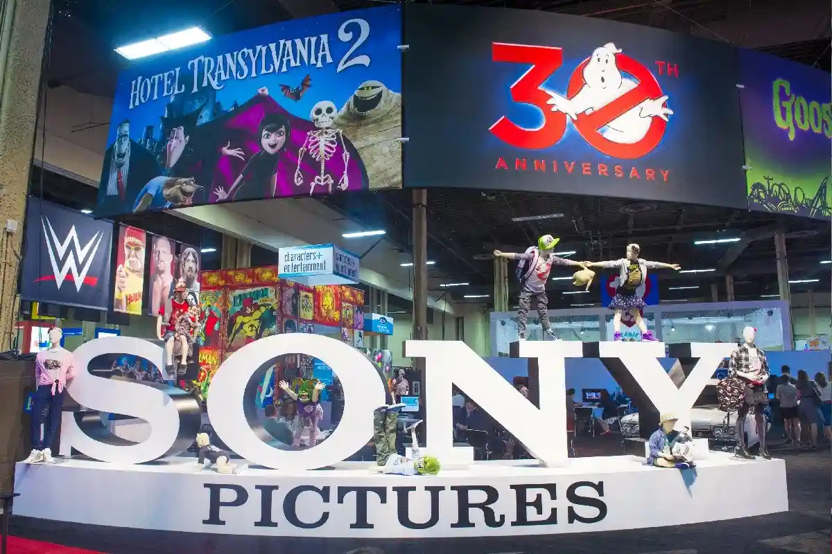 Вслед за Warner Bros. компания Sony Pictures также заявила о приостановке показов своих фильмов на территории России. Фото: Kobby Dagan / Shutterstock.com