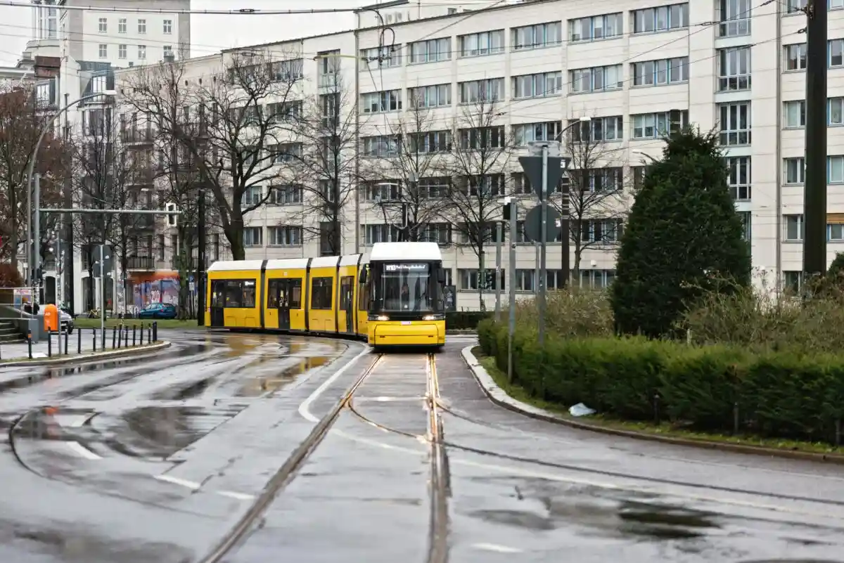 Трамвай в Берлине Фото: Aleksejs Bocoks / aussiedlerbote.de