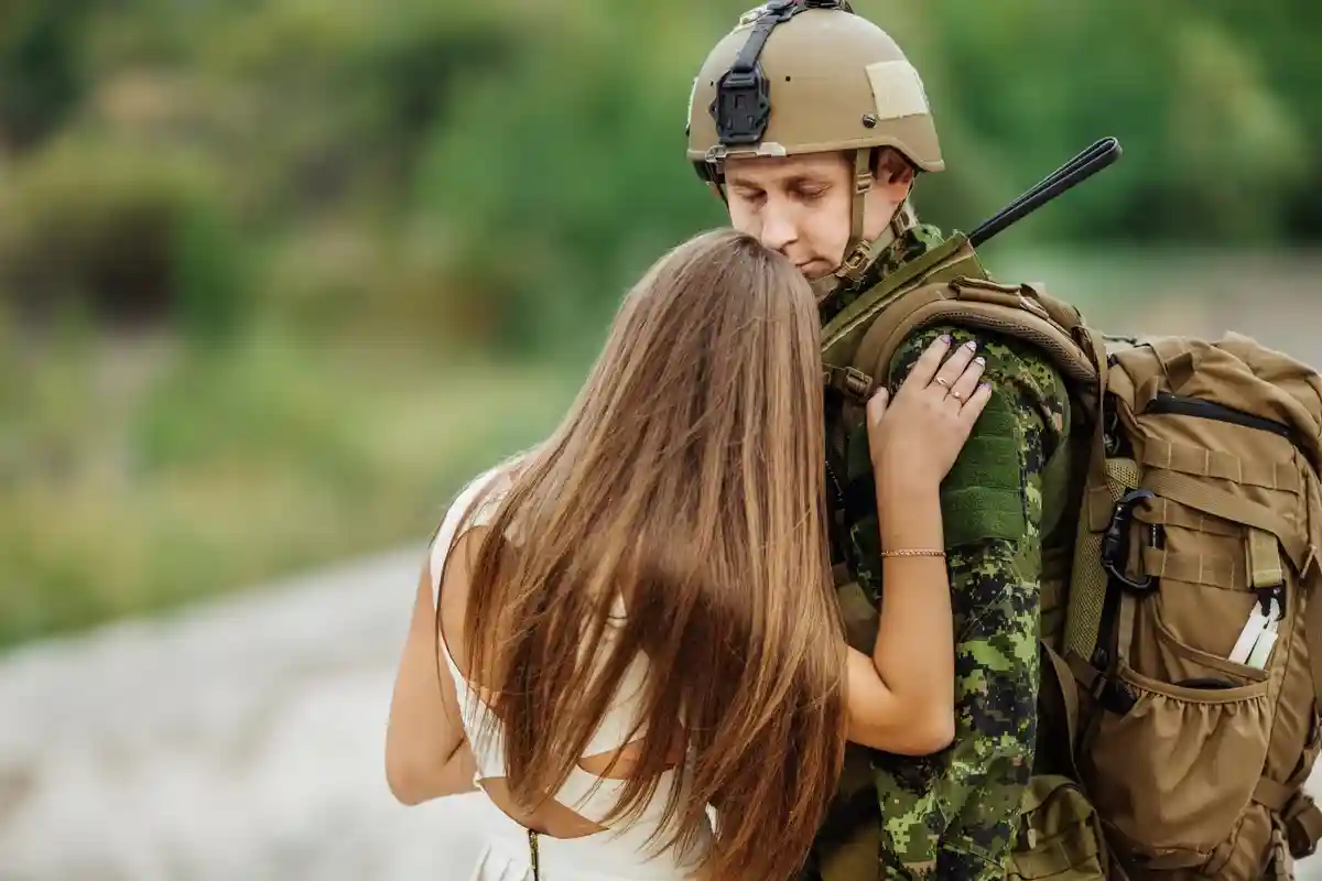 В Украине было заключено больше 10 000 бракосочетаний с момента вторжения России на ее территорию. Фото: PRESSLAB / Shutterstock.com