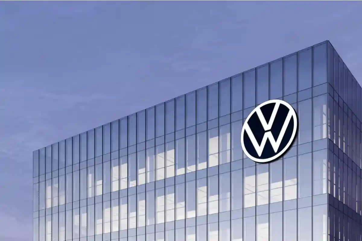 Volkswagen закрывает три завода. Фото: askarim / Shutterstock.com
