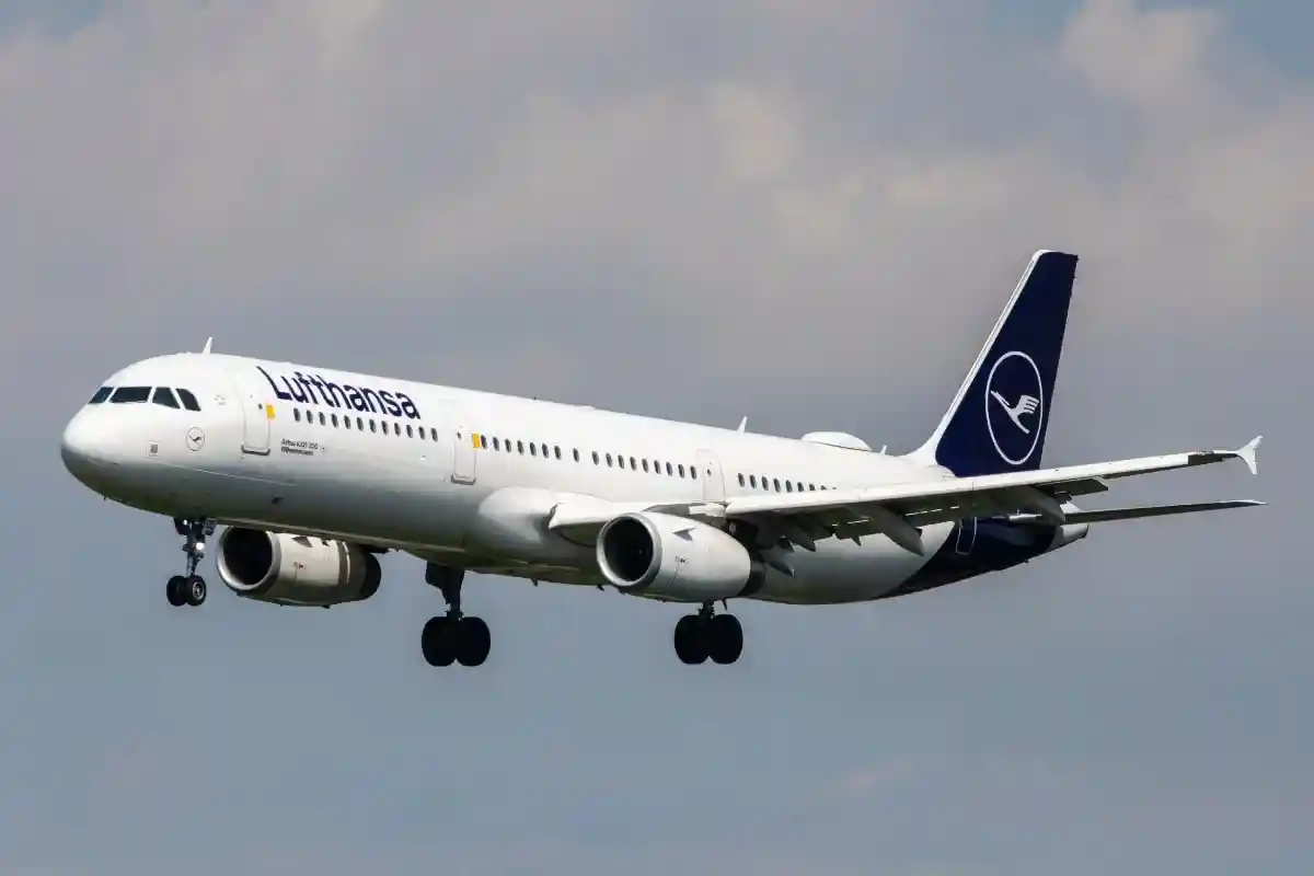 Lufthansa резко повышает цены на авиабилеты: как быть с летним отпуском?
