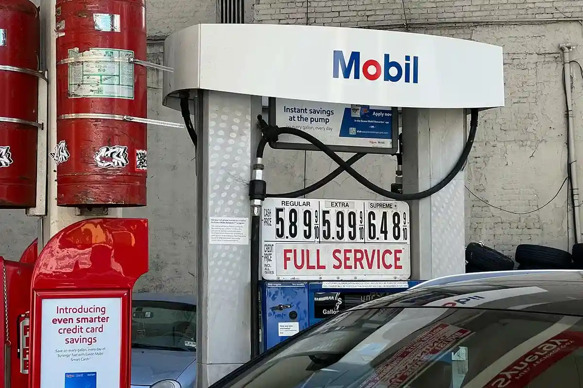 Цены на бензин в США побили исторический максимум