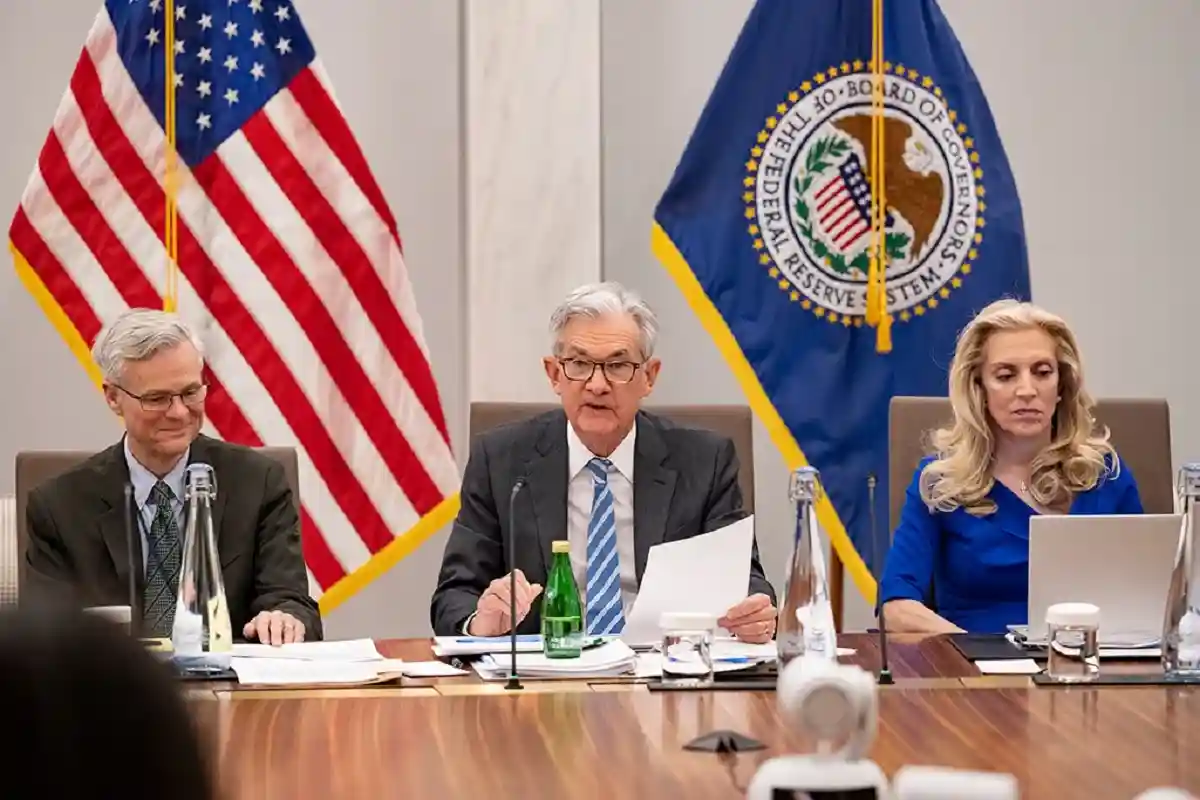 Председатель ФРС Джером Пауэлл: процентные ставки выше нуля впервые с 2018 года.
