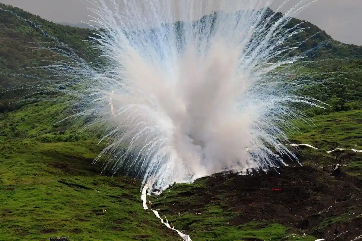 Фосфорные бомбы. Фото: Getty Images.