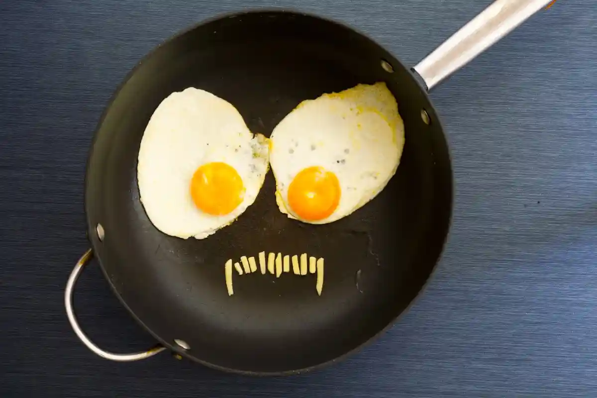 Как правильно готовить яйца. Фото: Yatzek Photography / Shutterstock.com