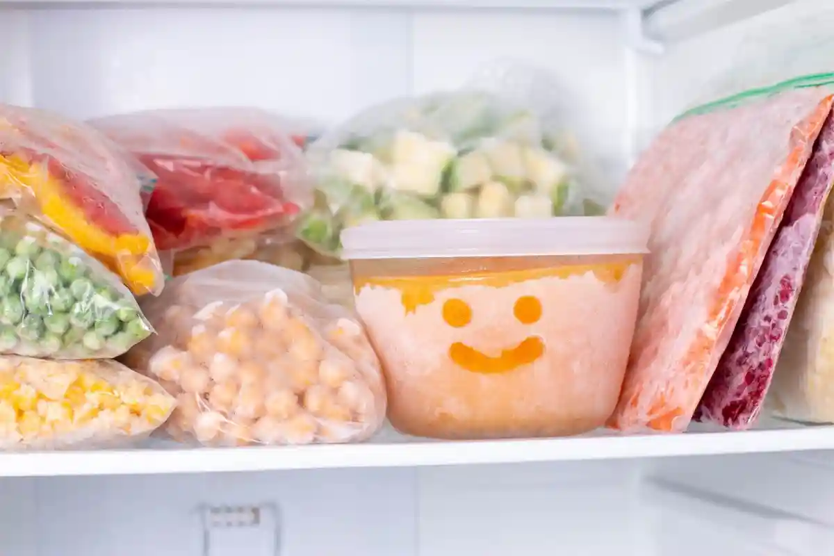 9 продуктов, которые неожиданно можно хранить в морозилке. Фото: Ahanov Michael/ Shutterstock.com