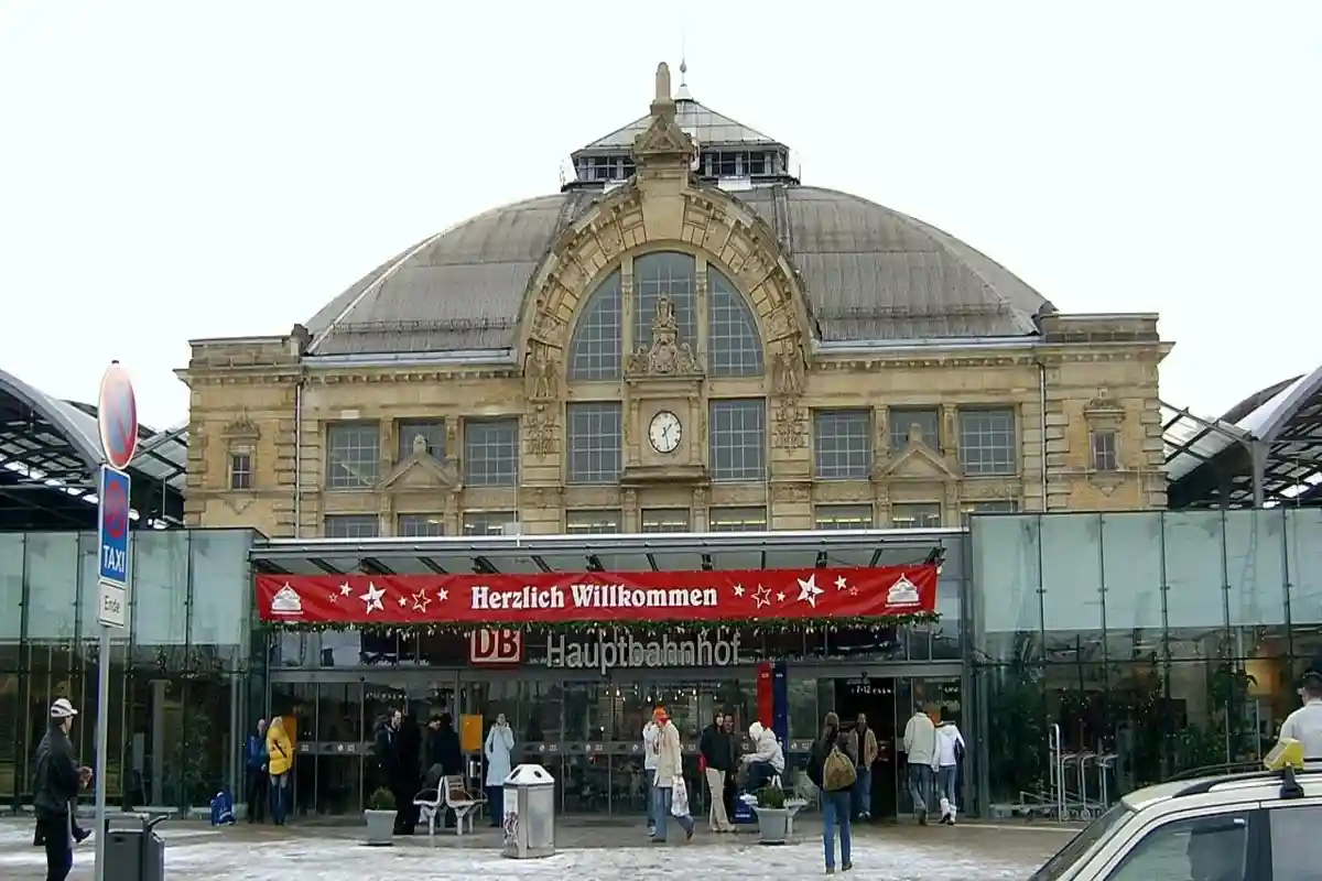Главный вокзал в Галле. Фото: Ralf Lotys / wikimedia.org