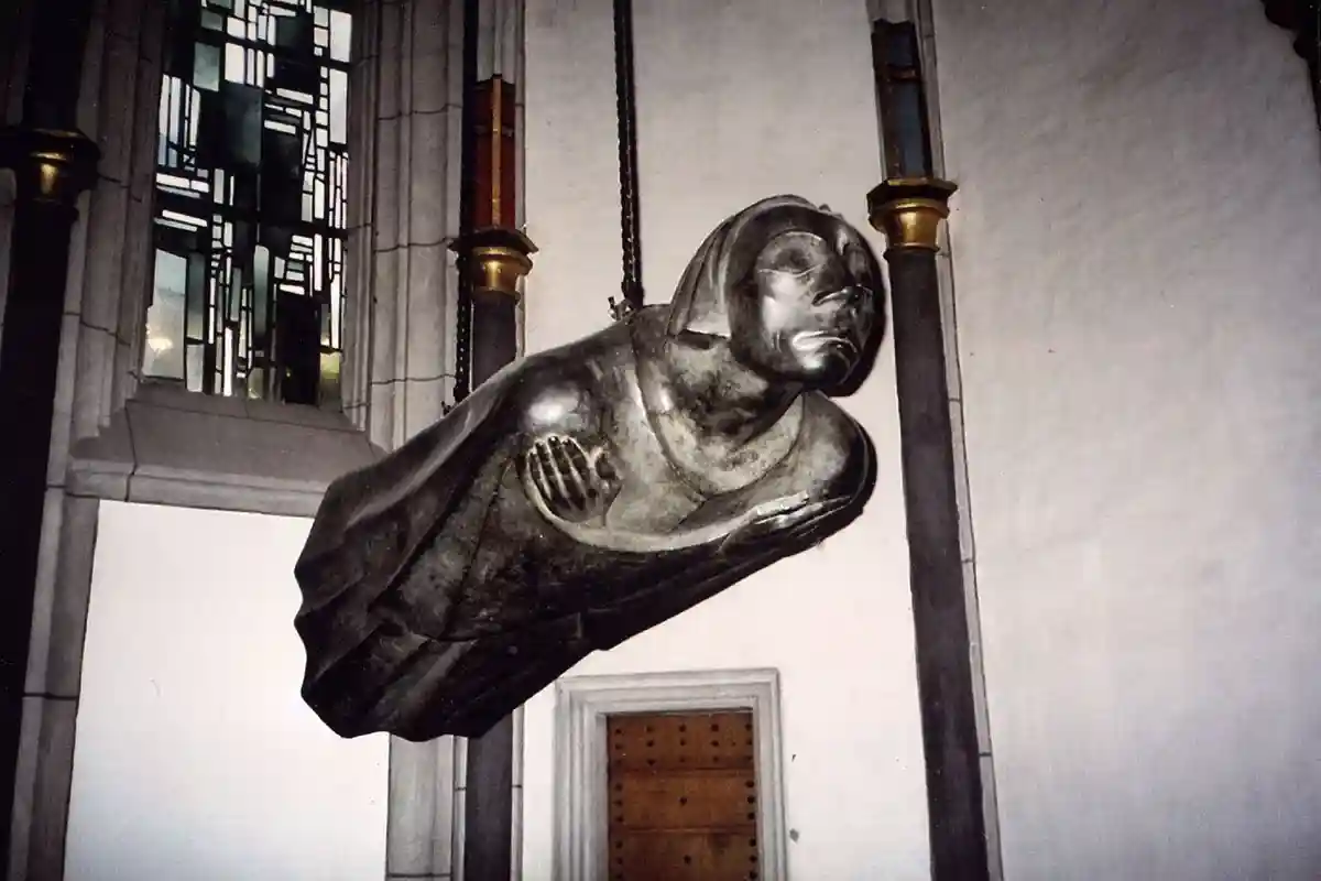 Скульптура «Парящий ангел». Фото Wikipedia 