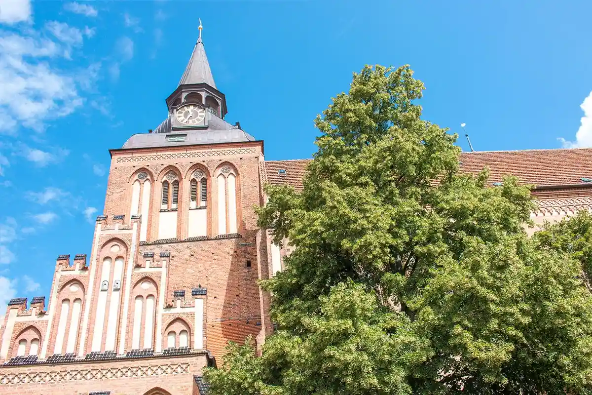 Средневековое здание из кирпича в готическом стиле было частично перестроено в XIX веке. Фото Fabian Junge