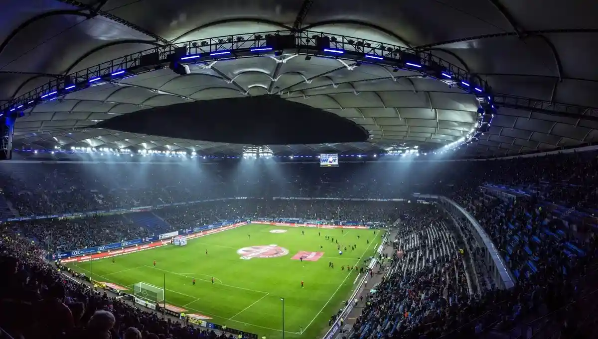 Футбольный клуб "Гамбург" вышел в полуфинал Кубка Германии.