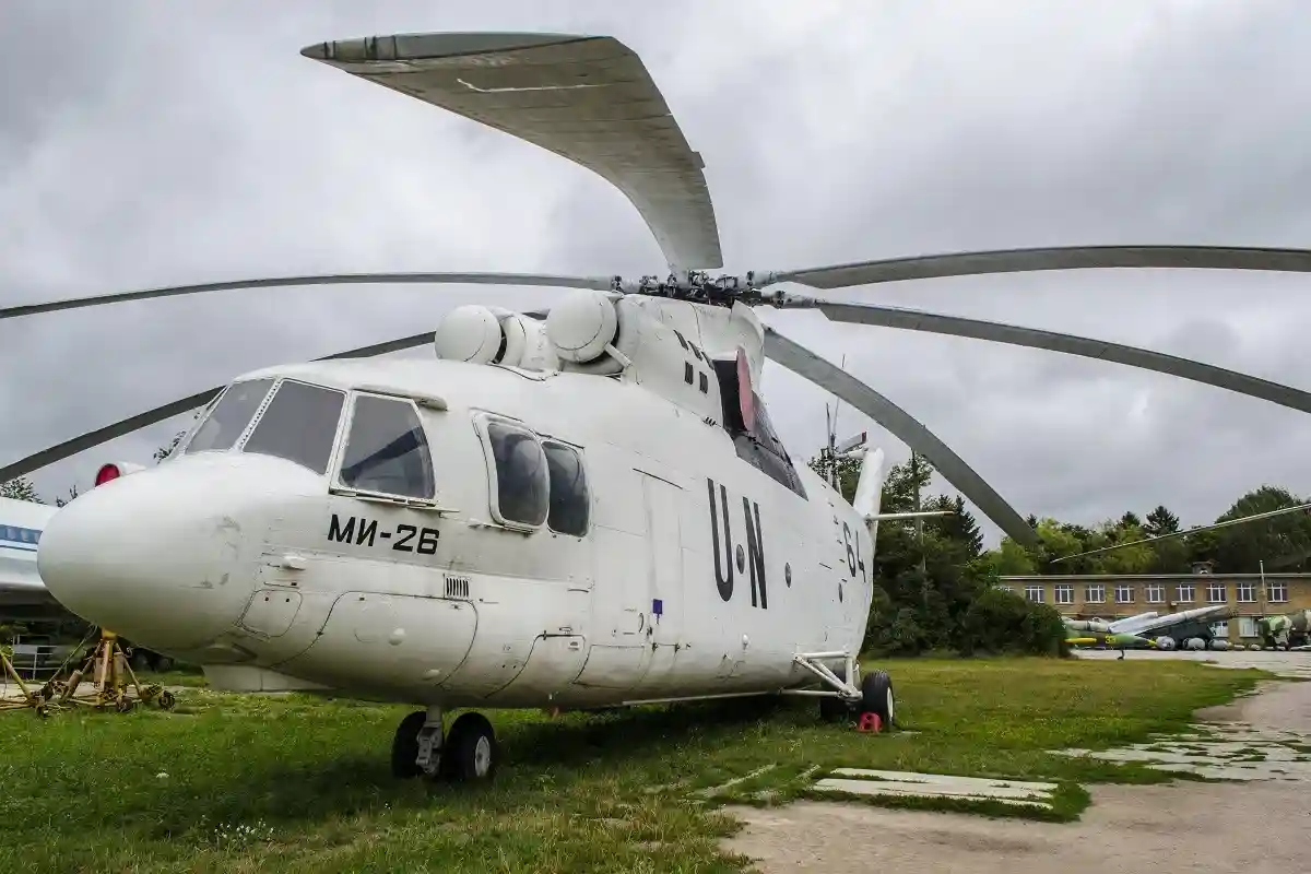 Вертолет ООН разбился на востоке Конго с восемью людьми на борту
