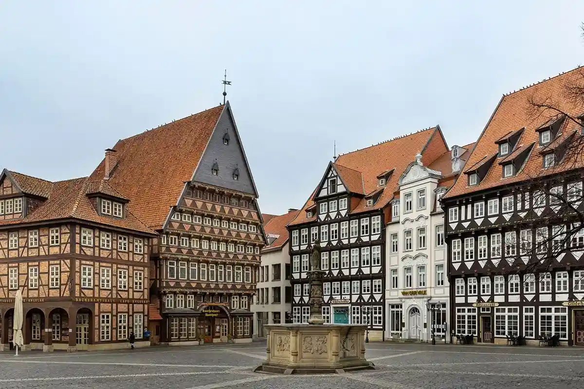 Здесь есть ряд музеев, торговые площади, церкви и жилые дома 14-15 веков постройки. Фото Ilari Nackel 