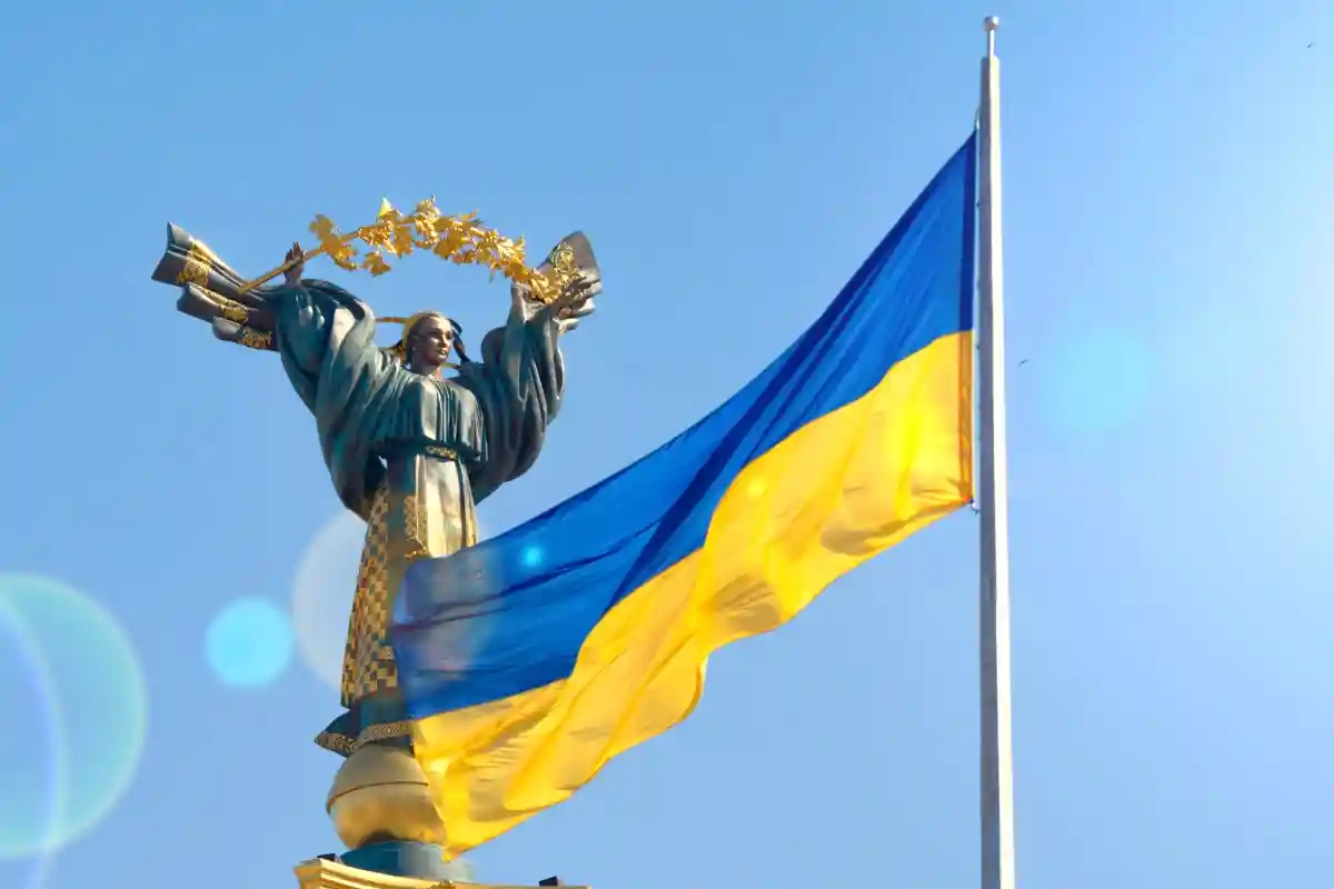 В Киеве на 1,5 дня вводят комендантский час. Фото: Andreas Wolochow / Shutterstock.com