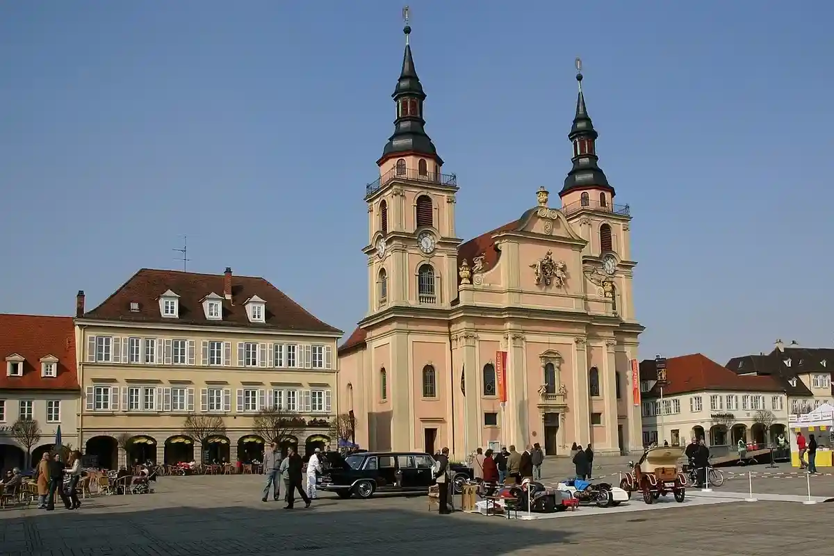 Евангелическая церковь на рыночно площади города Людвигсбург. Фото: Gerd Eichmann / wikimedia.org