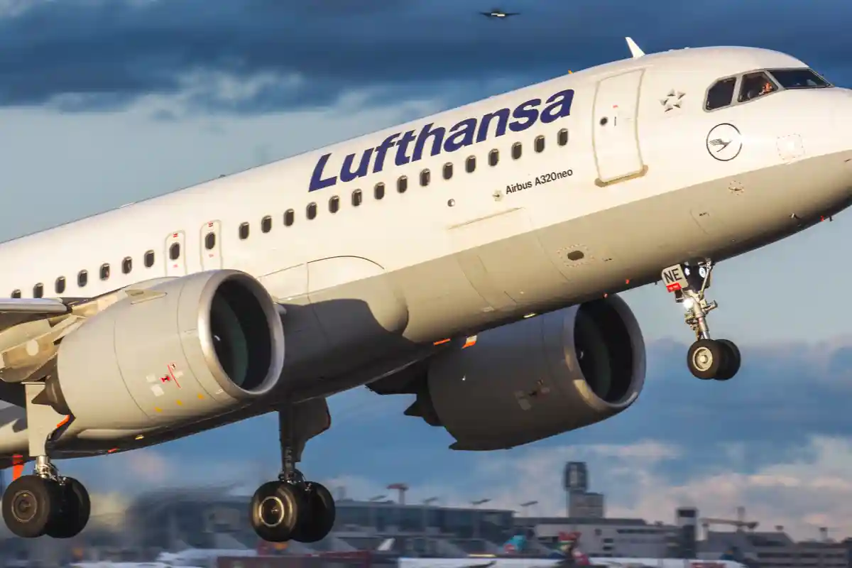 Lufthansa не подтвердила слухи об отказах посадки россиян на рейсы