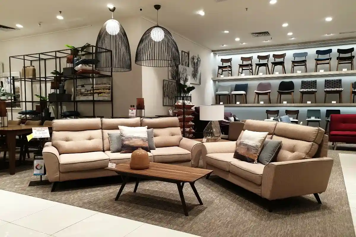 Расходы на мебель и электронику вырастут до 120 евро в год. Фото: TY Lim / Shutterstock.com