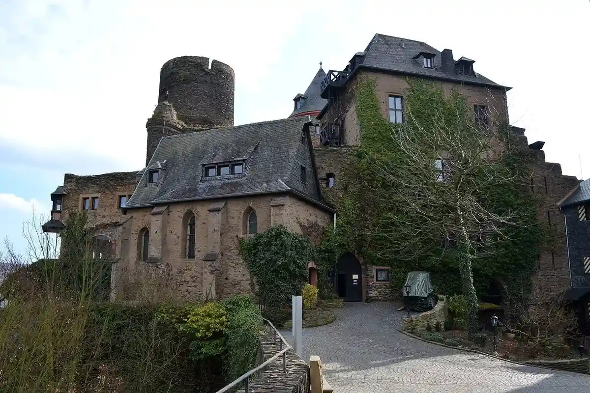 Центральный вход в музей замка в городе Обервезель. Фото: RomkeHoekstra / wikimedia.org