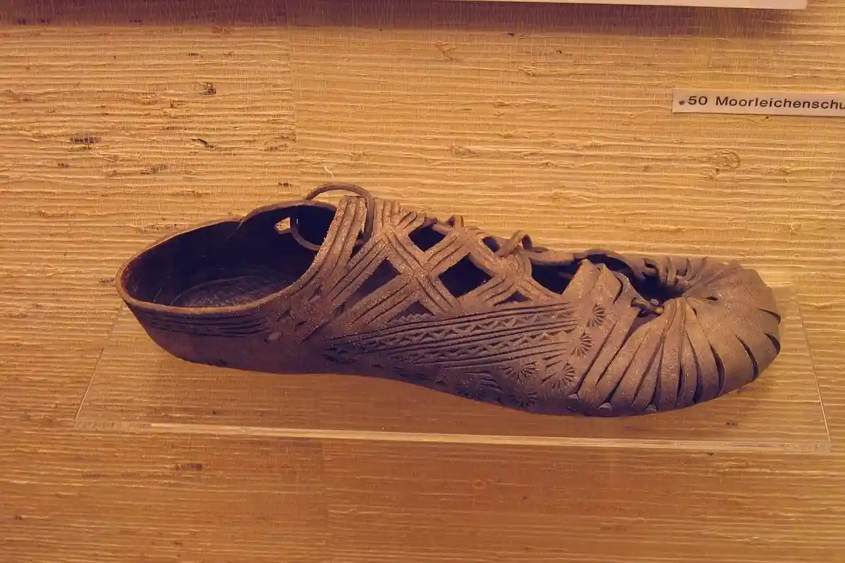 Реконструкция германской обуви II века в музее кожи в городе Оффенбах-на-Майне. Фото: Bullenwächter / wikimedia.org