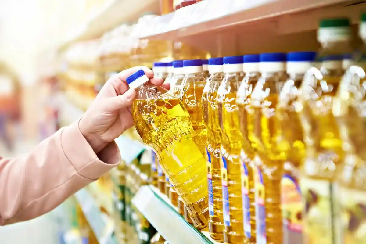 За последние недели в Германии вырос спрос на многие продукты. Например, спрос на подсолнечное масло вырос в 300 раз. Фото: Sergey Ryzhov / Shutterstock.com