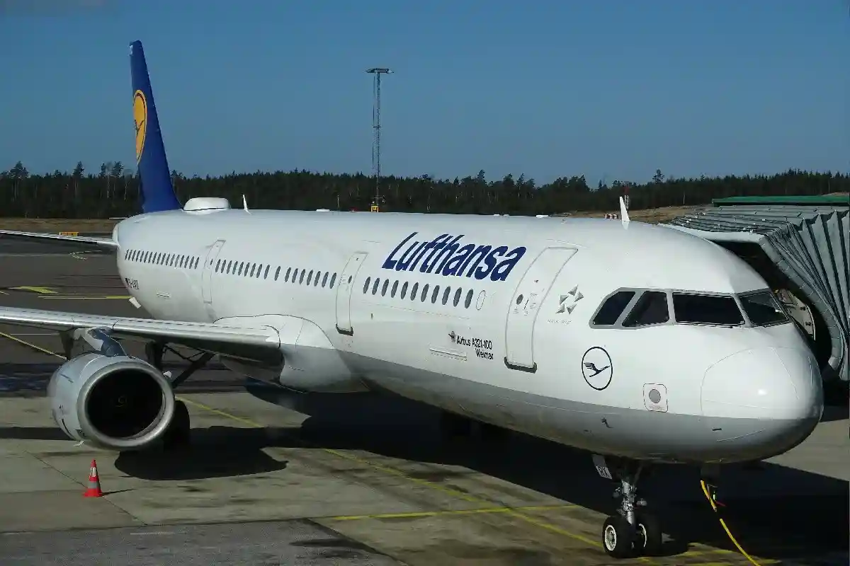 Lufthansa повышает цены для нескольких стран отдыха. В результате пассажирам придется платить до 200 евро за поездку туда и обратно. Фото: Miguel Ángel Sanz / Unsplash.com