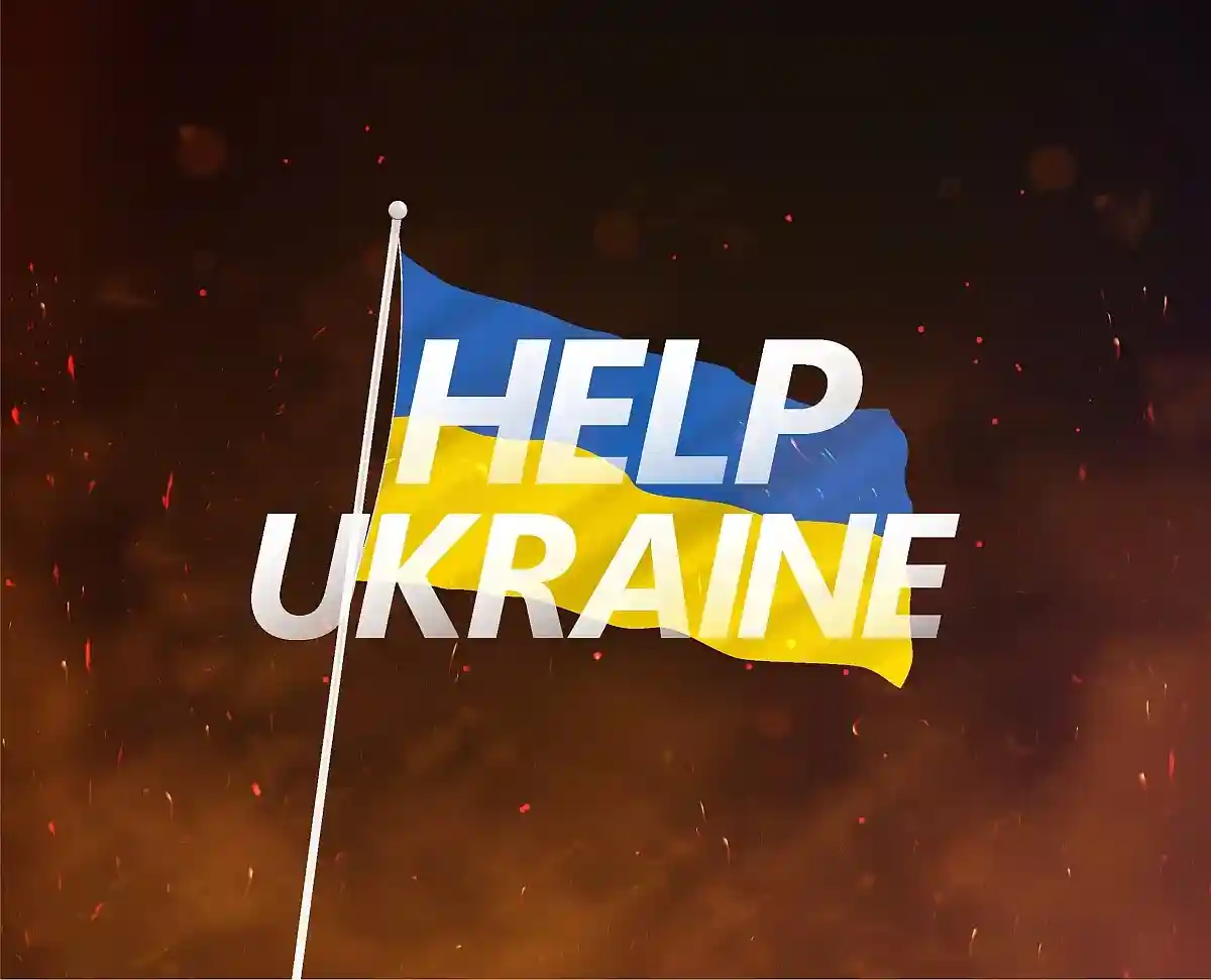 Грузовик с гуманитарной помощью для Украины . SergeyBitos / shutterstock.com