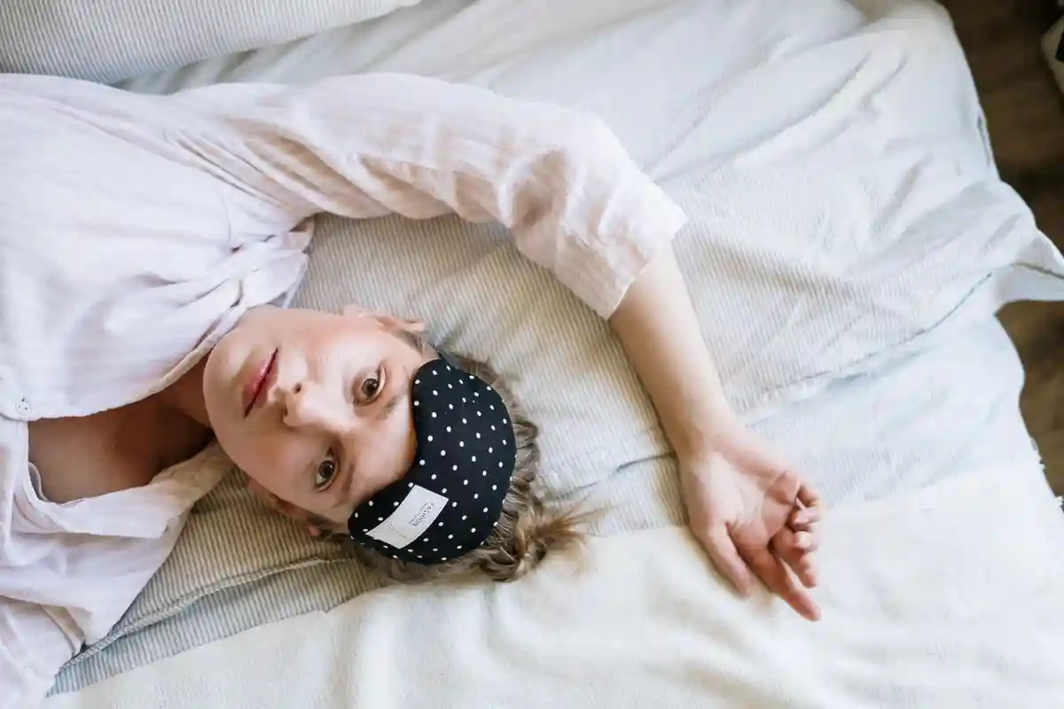 Ночные пробуждения связаны с циклами сна. Фото: cottonbro / Pexels.