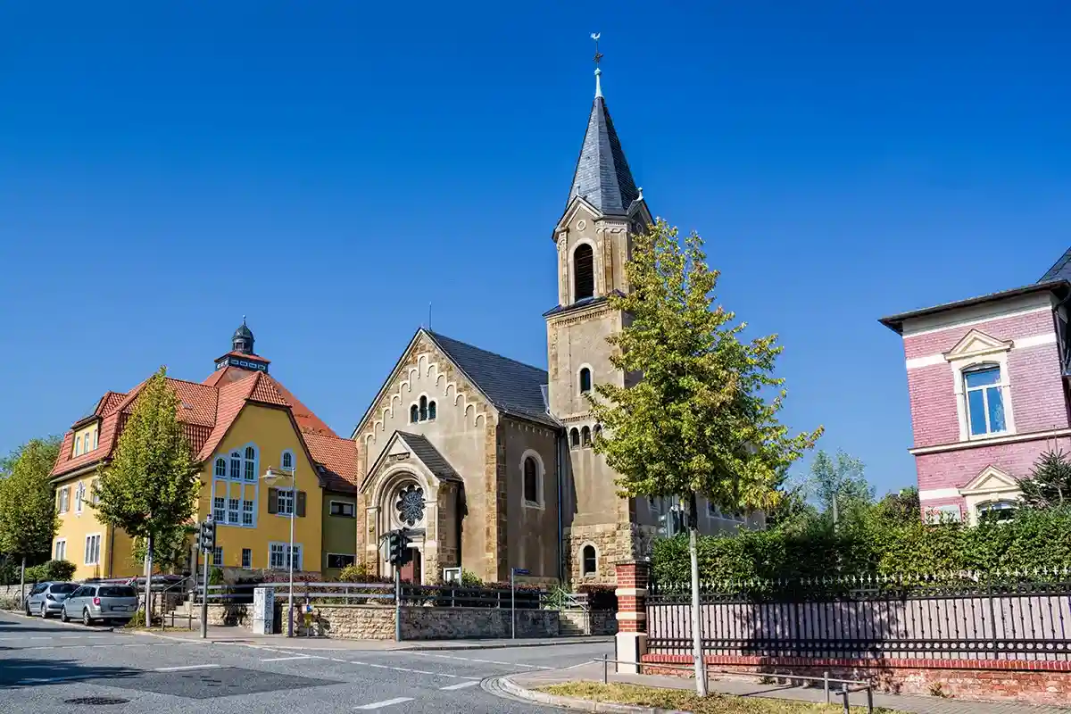 Церковь Банифация в Заальфельде. Фото ArTono