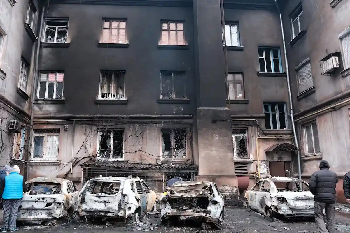 Гуманитарная катастрофа в Мариуполе. Фото: Vladyslav Babenko / shutterstock.com