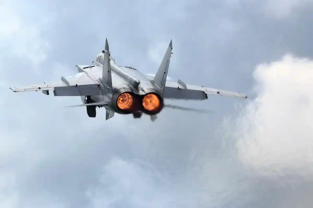 Российские истребители МиГ и «Сухого» играют важную роль в арсенале ВВС. Фото: Fasttailwind / shutterstock.com