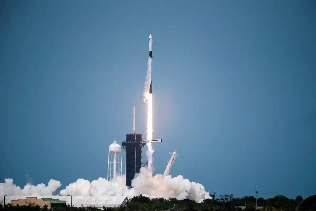 Южная Корея заявила об испытании твердотопливной космической ракеты