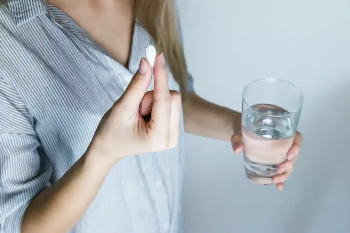 Из-за высокой дозы йода таблетки могут вызывать побочные эффекты. Фото: JESHOOTS.com / Shutterstock.com.