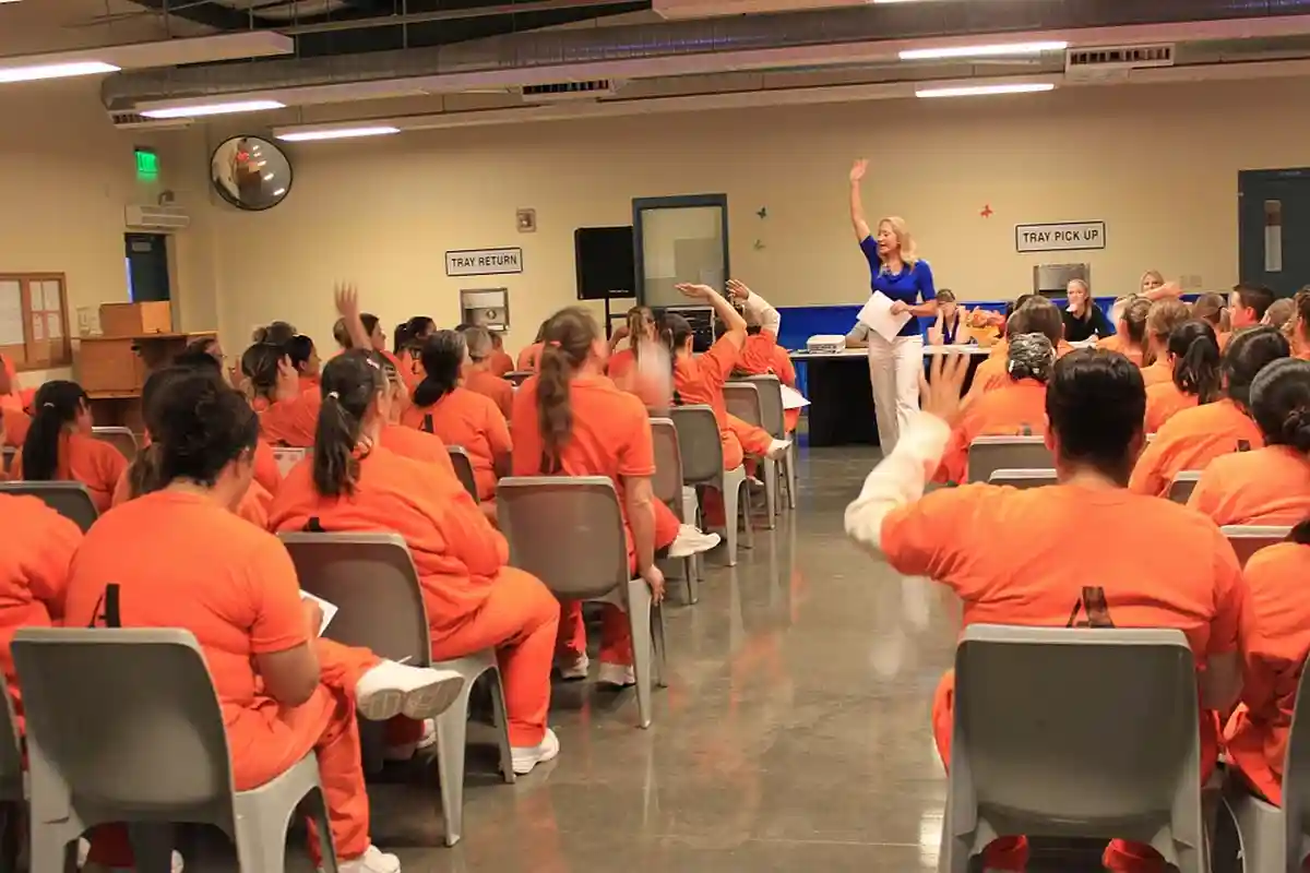 По окончании работы или учебы заключенные могут посещать курсы Rebekah Zemansky / shutterstock.com 