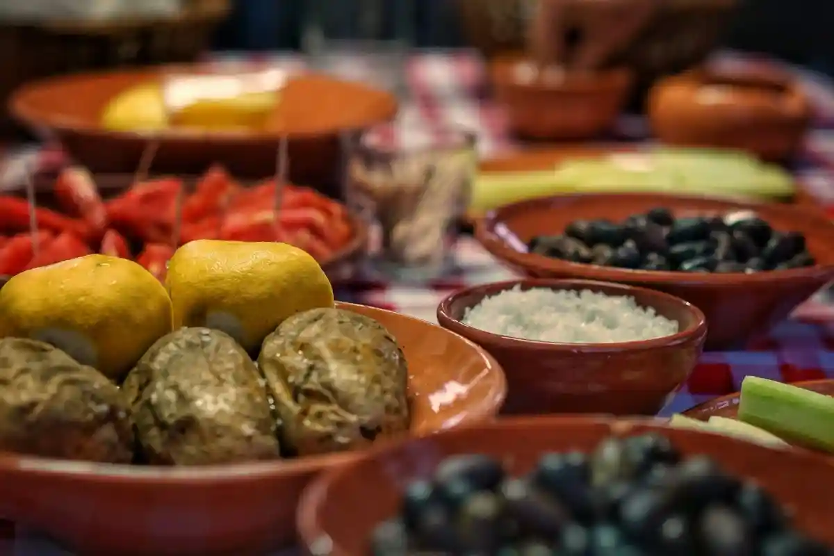 Традиционные греческие блюда. Фото: Robert Anasch / unsplash.com