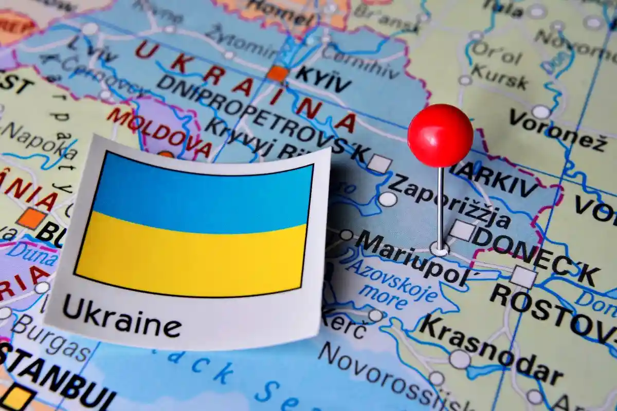 Украина сообщила о новой попытке штурма «Азовстали». Фото: JoaoCachapa / Shutterstock.com