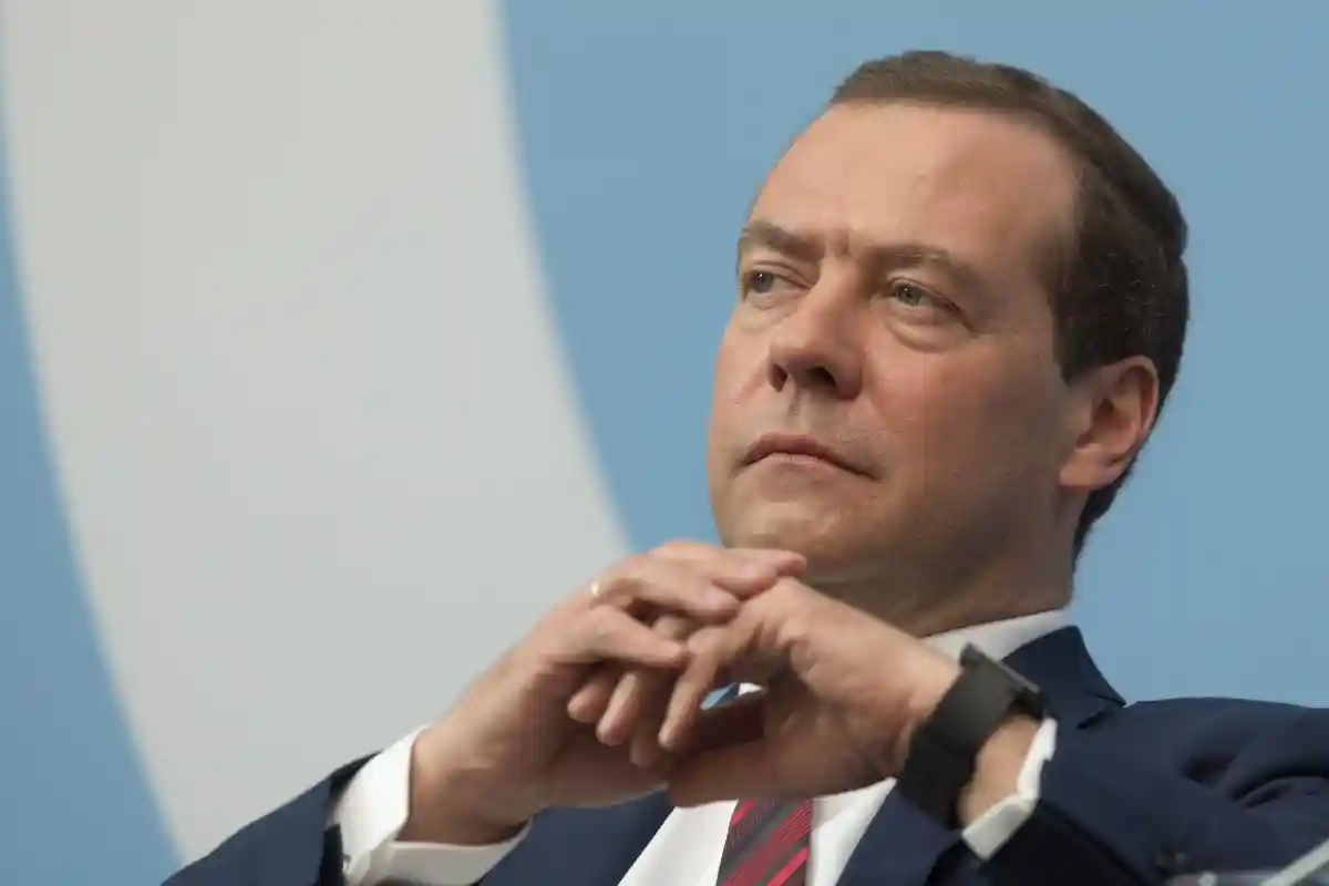 Медведев: «Наёмники на Украине подлежат денацификации в первую очередь». Фото: Anton Veselov / Shutterstock.com