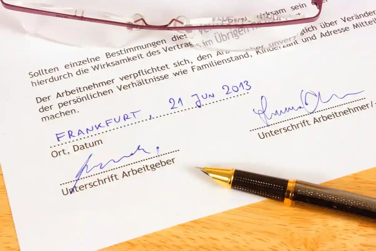 Коренной житель Германии никогда не согласится выполнять работу, не прописанную в трудовом договоре. Фото: Tupungato / Shutterstock.com