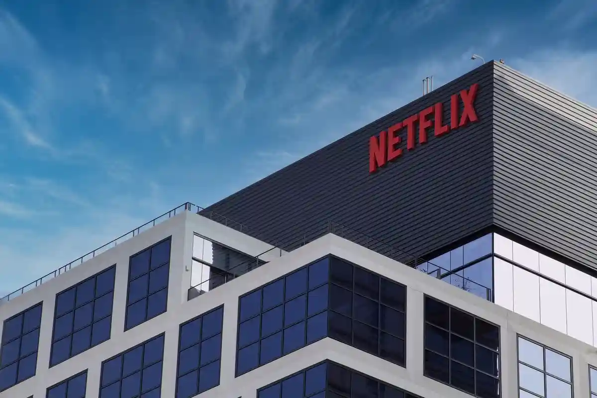 После падения акций Netflix объявил о радикальном шаге