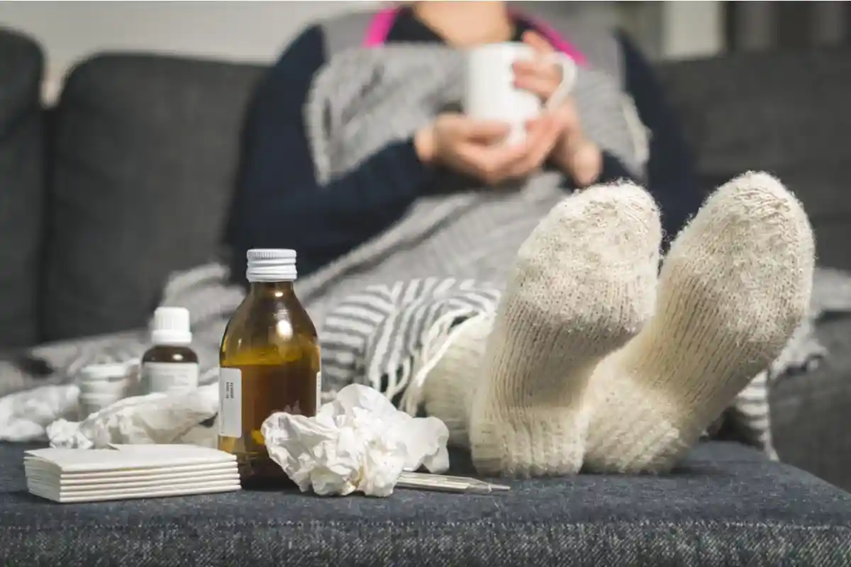 Если вы заболели, то немедленно обратитесь к врачу и соблюдайте все его рекомендации, в том числе постельный режим. Это поможет вам скорее выздороветь Фото: Tero Vesalainen / Shutterstock.com