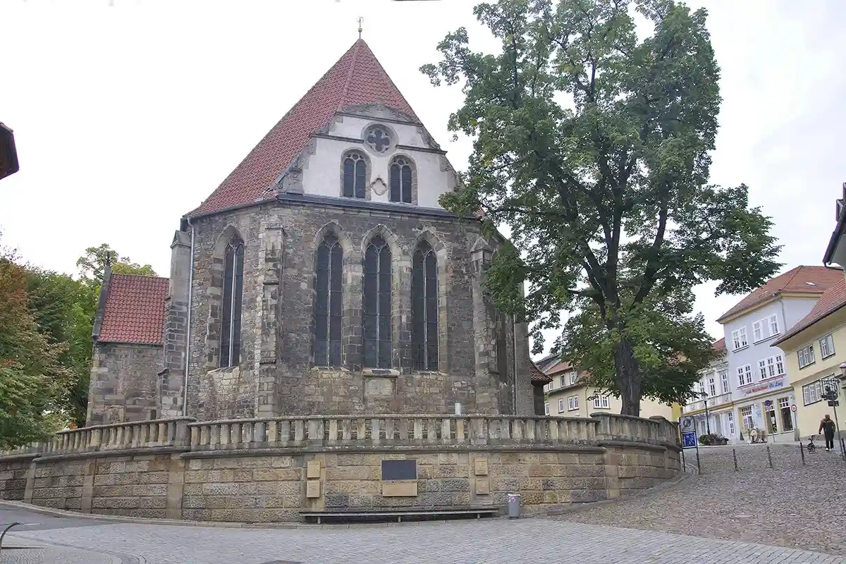 Здание было построено в 14 веке, сильно пострадало в результате пожаров 16 века и было воссоздано только 100 лет спустя. Фото drieshondebrinkfoto 