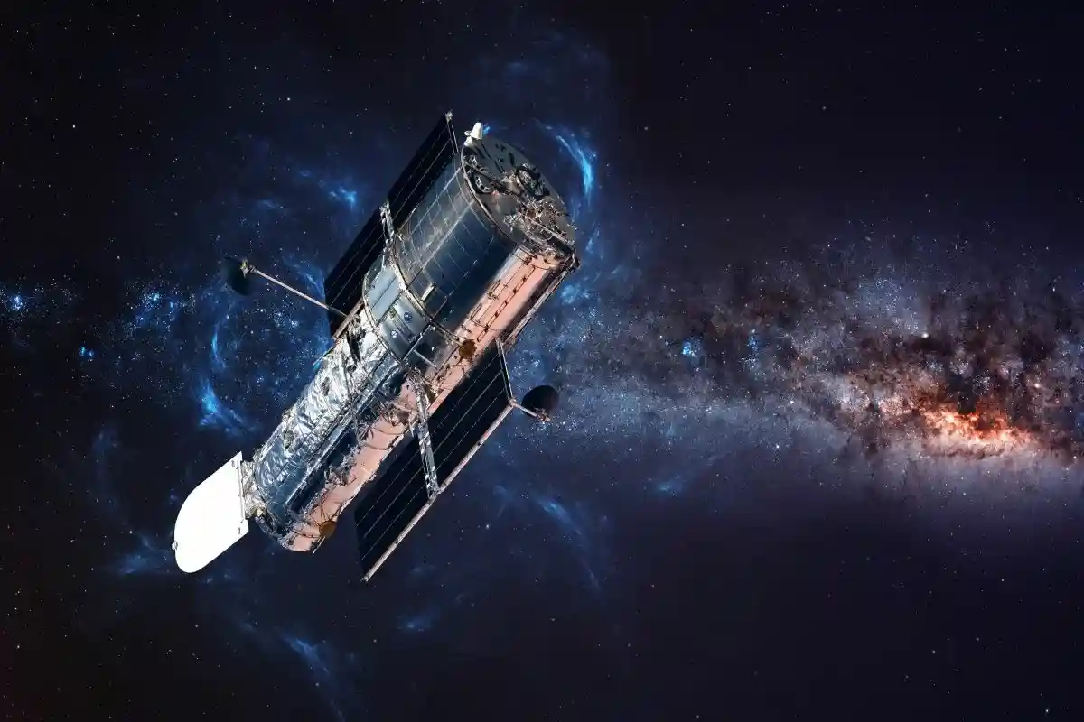Космический телескоп "Хаббл" над земной орбитой. Фото: Vadim Sadovski / shutterstock.com