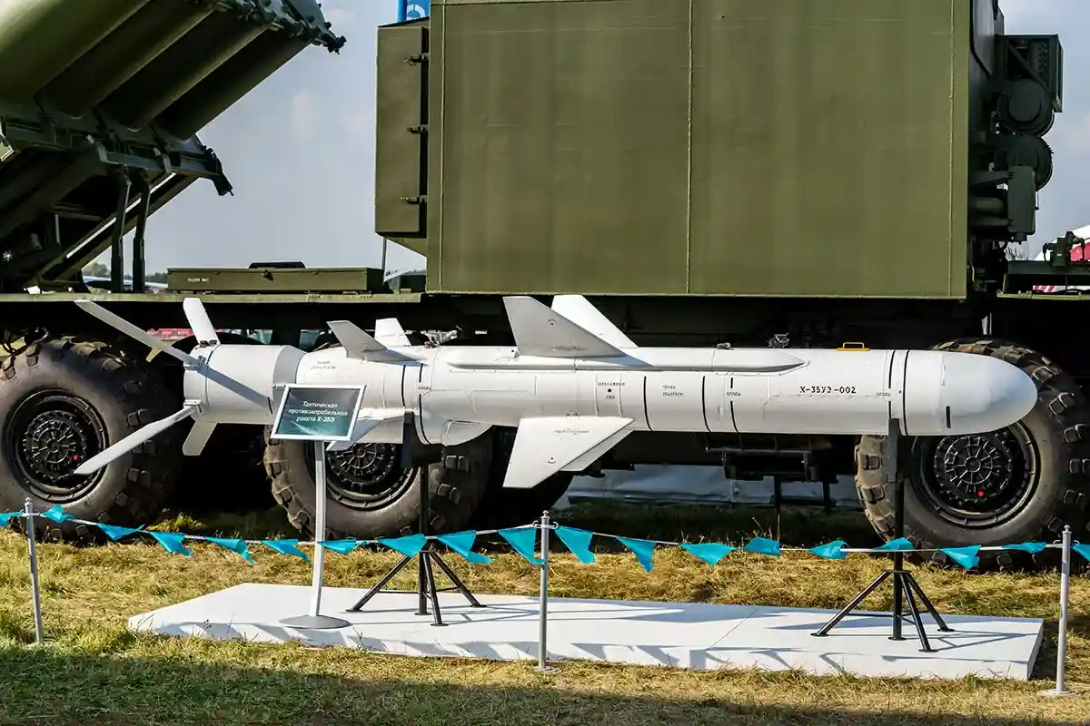 Тактическая противокорабельная ракета Х-35 на выставочном салоне МАКС-2015. Фото: shutterstock.com